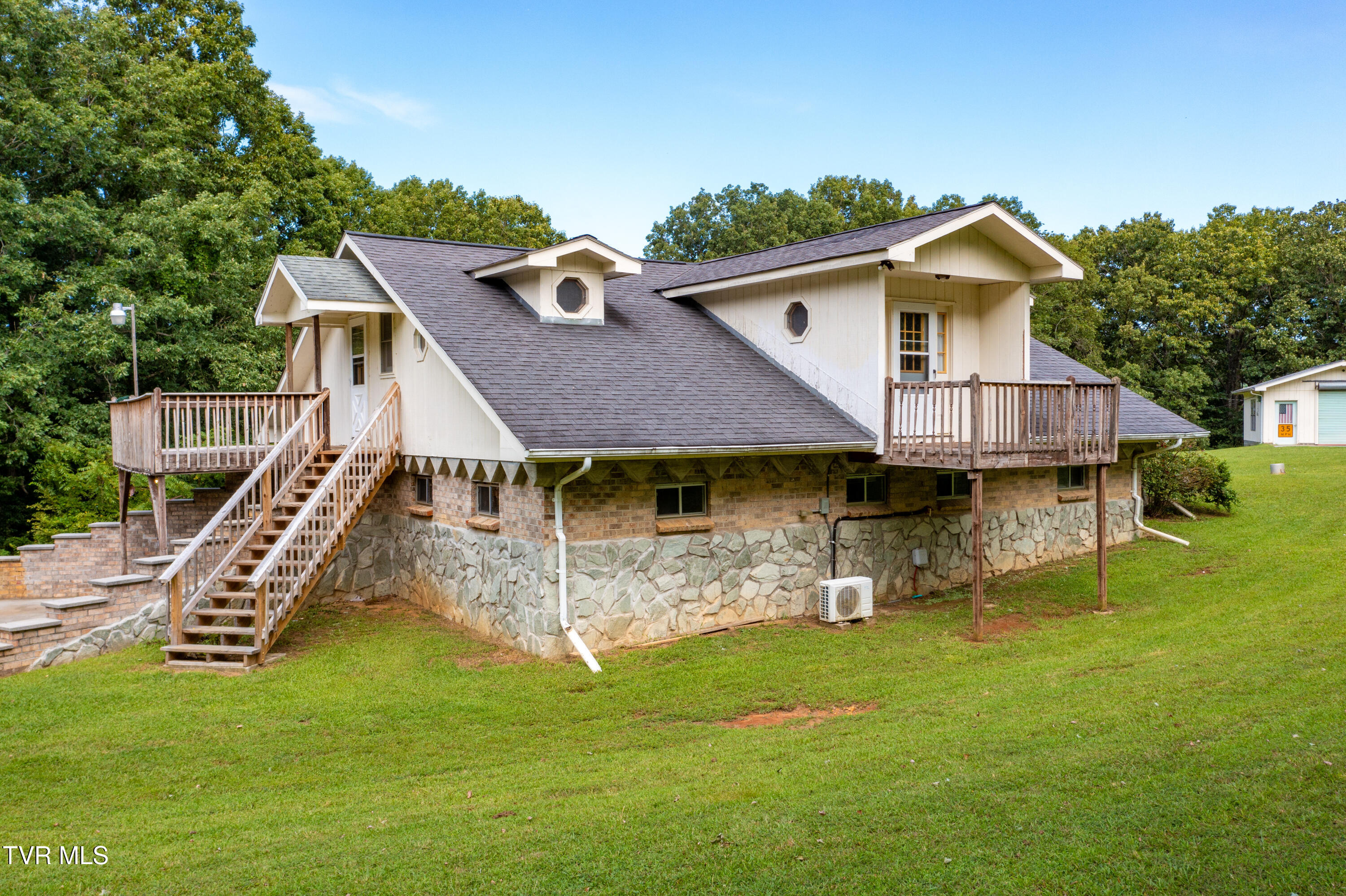 121 Dee Runion Road Jonesborough, TN 37659 - Photo 4 of 51 Dee Runion Rd-4