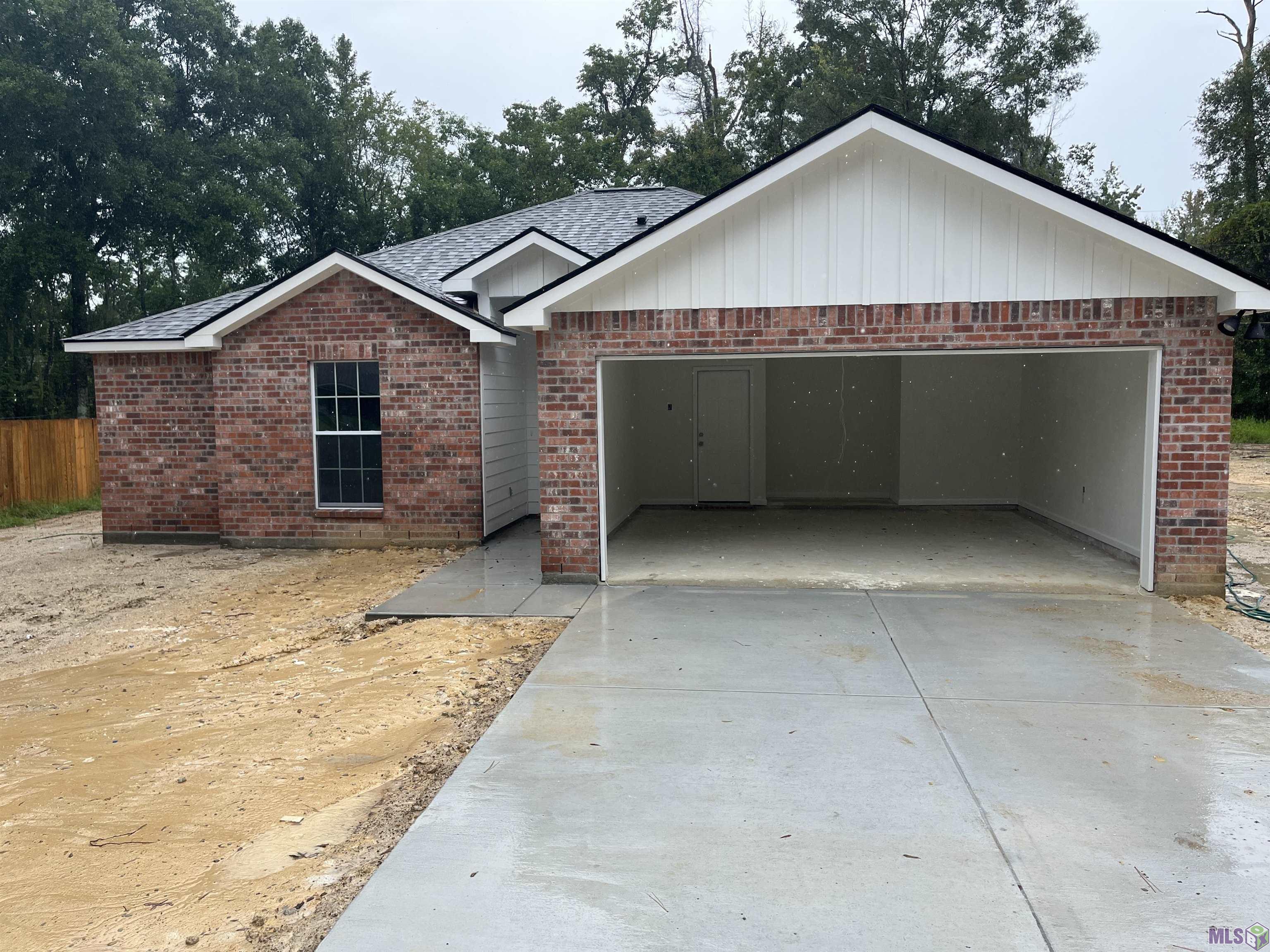 10185 Sunshine Road Denham Springs, LA 70706 - Photo 1 of 14