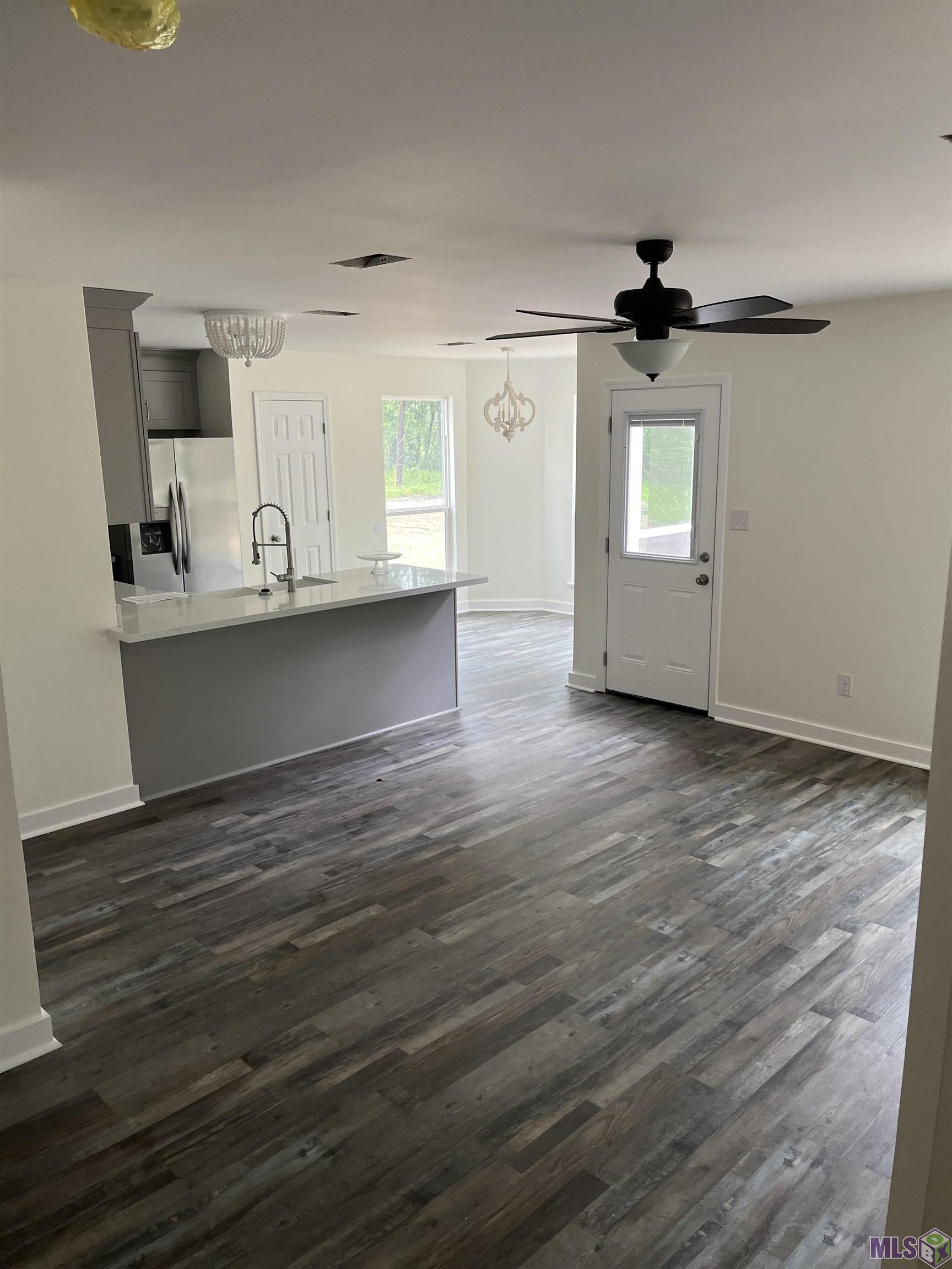 10185 Sunshine Road Denham Springs, LA 70706 - Photo 4 of 14