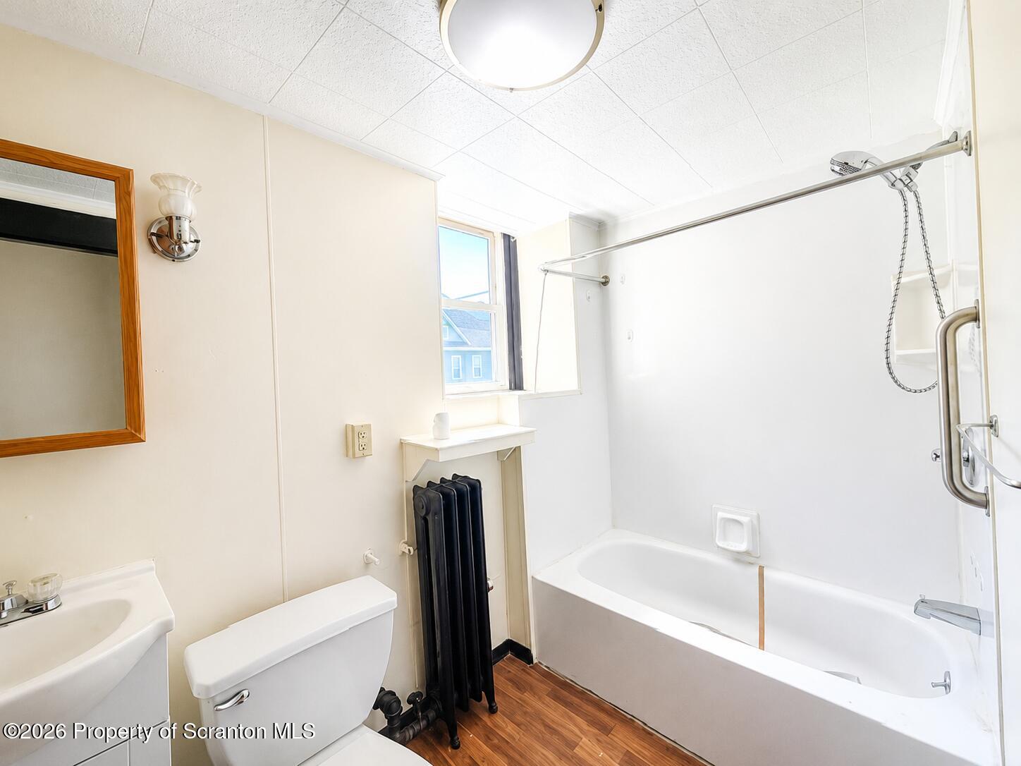 610 Moosic Street, Unit B Scranton, PA 18505 - Photo 9 of 13 610 bathroom