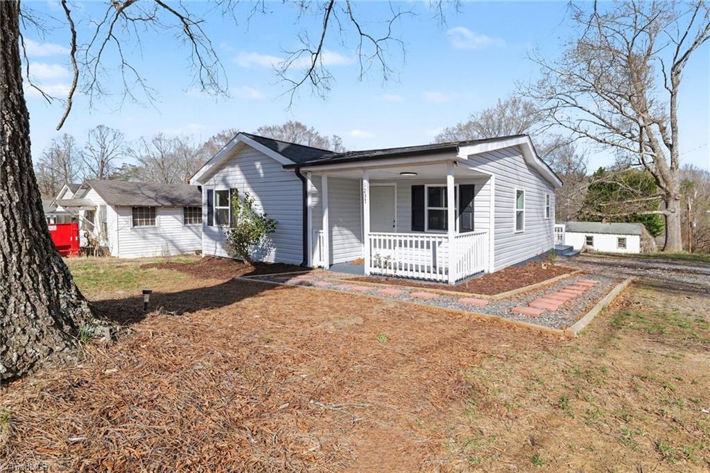 1237 Irving Avenue Eden, NC 27288 - Photo 4 of 36