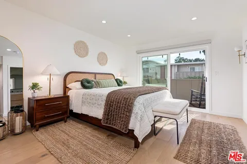 $1,595,000 | 4748 La Villa Marina, Unit D, Marina del Rey, CA 90292