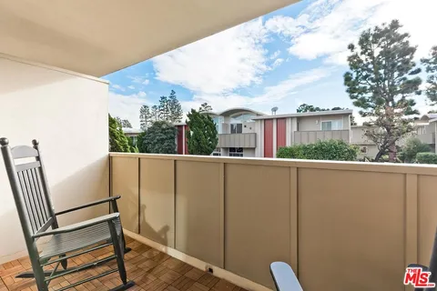 $1,595,000 | 4748 La Villa Marina, Unit D, Marina del Rey, CA 90292