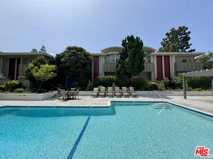 $1,595,000 | 4748 La Villa Marina, Unit D, Marina del Rey, CA 90292