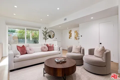 $1,595,000 | 4748 La Villa Marina, Unit D, Marina del Rey, CA 90292