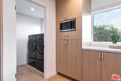 $1,595,000 | 4748 La Villa Marina, Unit D, Marina del Rey, CA 90292