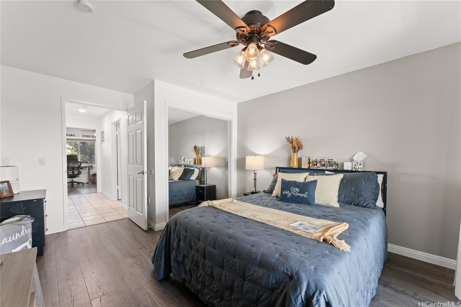 91-1058J Kekuilani Loop, Unit 907 Kapolei, HI 96707 - Photo 13 of 24 Primary Bedroom with split A/C