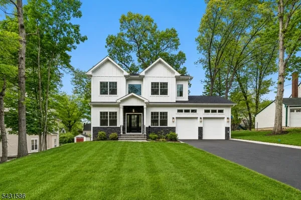 $1,800,000 | 21 Maplewood Drive, Livingston, NJ 07039