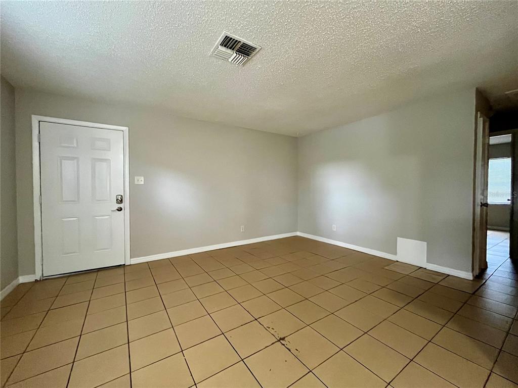 7635 Green Road Lakeland, FL 33810 - Photo 4 of 13