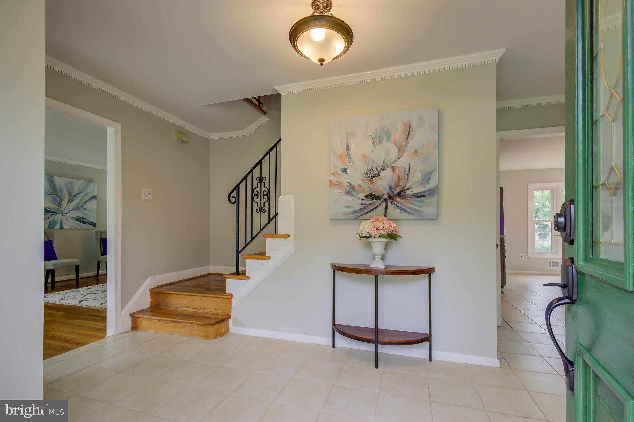 13832 Turnmore Road Silver Spring, MD 20906 - Photo 3 of 68 Welcoming Entry foyer