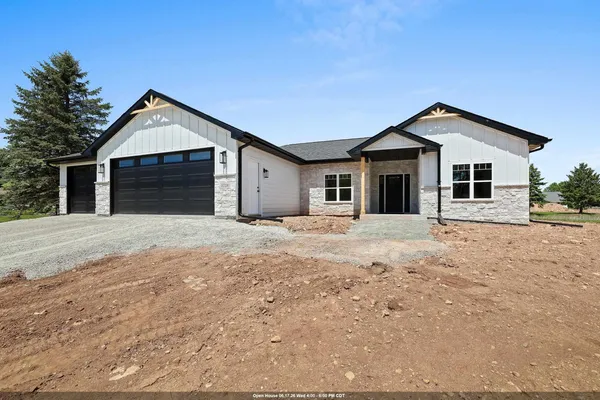 $674,900 | 5728 West Spencer Street, Appleton, WI 54914