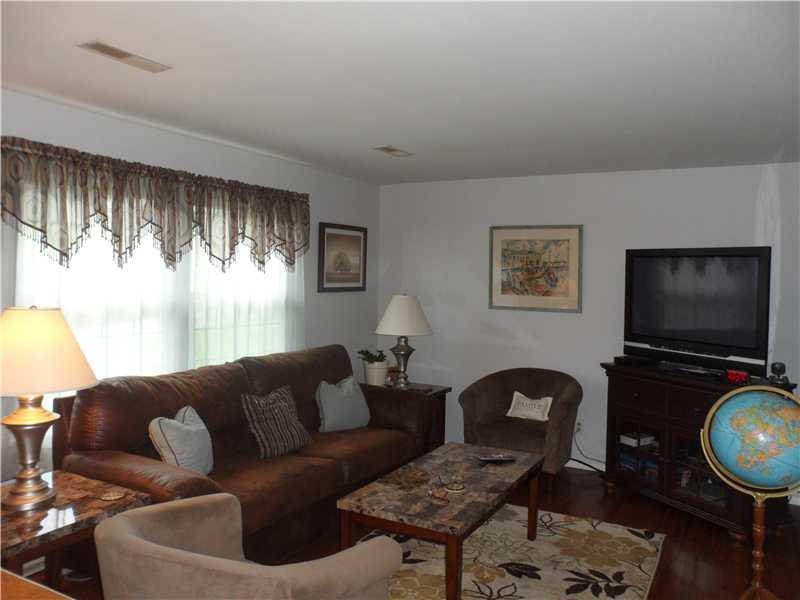 168 Degaetano Road Indiana, PA 15701 - Photo 4 of 13 Living Room.