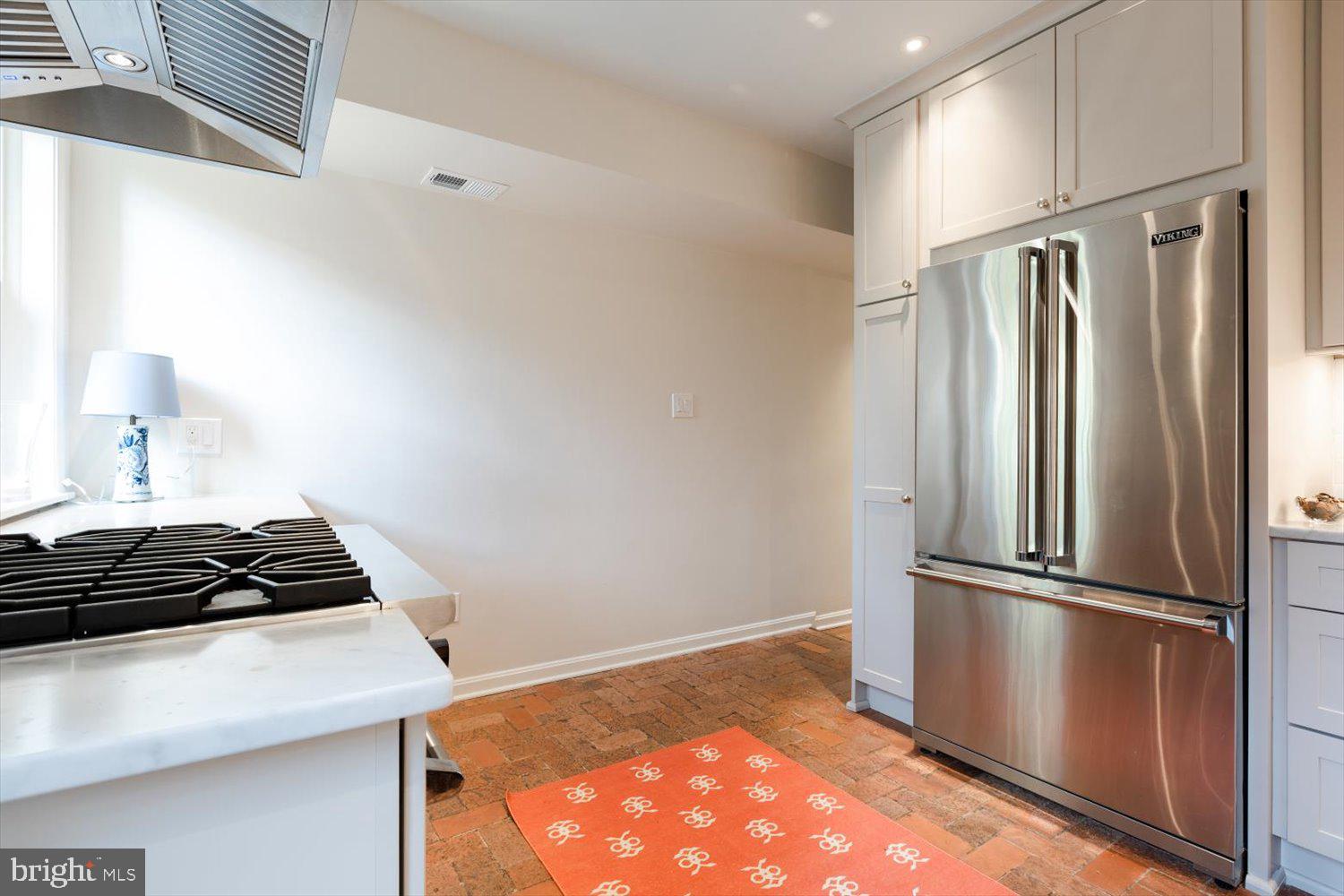 413 E Street Northeast Washington, DC 20002 - Photo 8 of 26