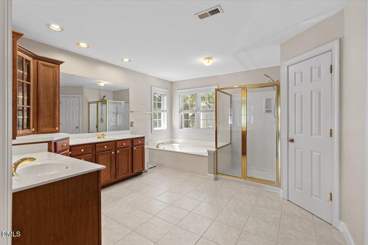 2817 Crystal Oaks Lane Raleigh, NC 27614 - Photo 23 of 41