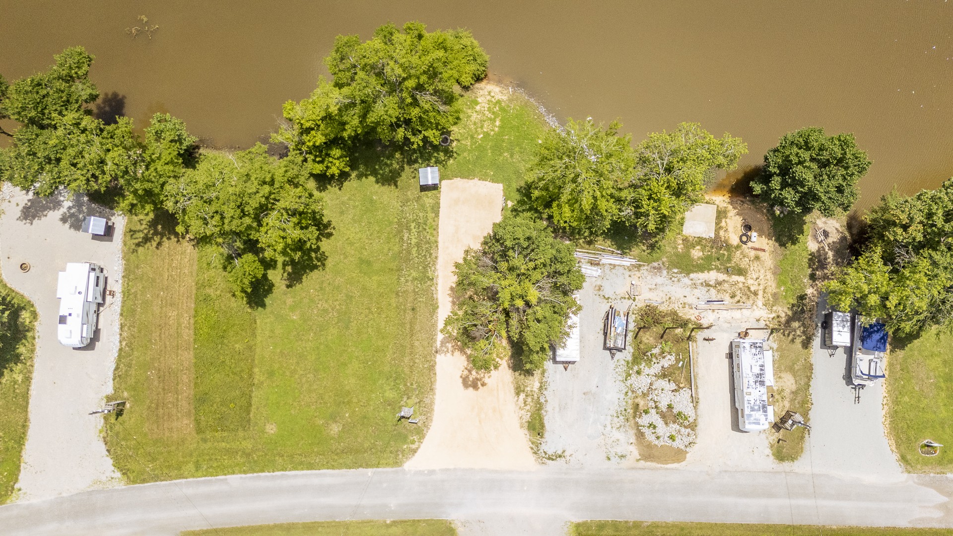 264 Duck Blind Road Clifton, TN 38425 - Photo 6 of 14 a view of a garden