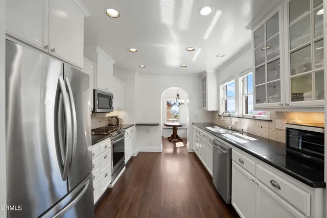 $6,000 | 419 Brakey Road, Ventura, CA 93001