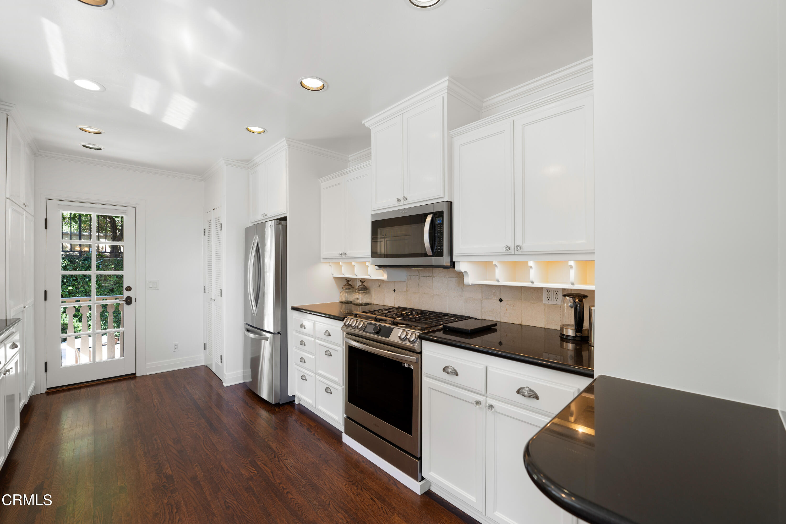 419 Brakey Road Ventura, CA 93001 - Photo 13 of 31 419 Brakey MLS-45