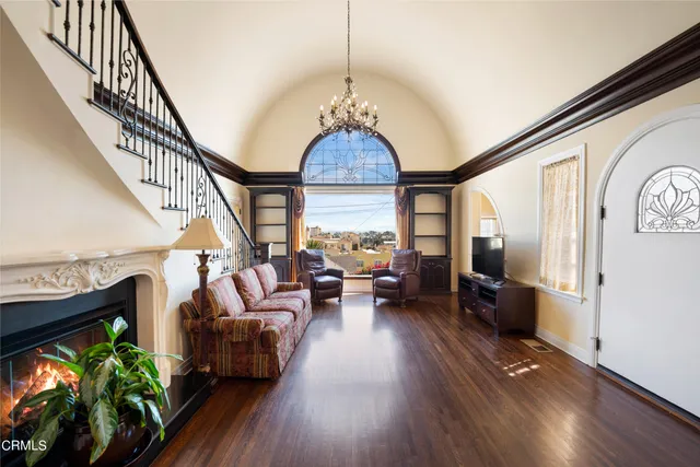 $6,000 | 419 Brakey Road, Ventura, CA 93001