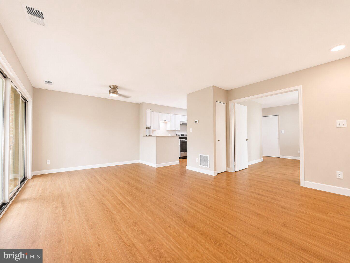 11150 Beaver Trail Court Reston, VA 20191 - Photo 13 of 20 Living