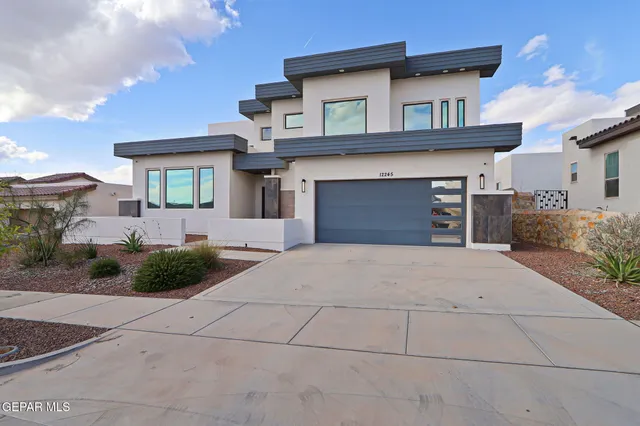 a house view with a outdoor space