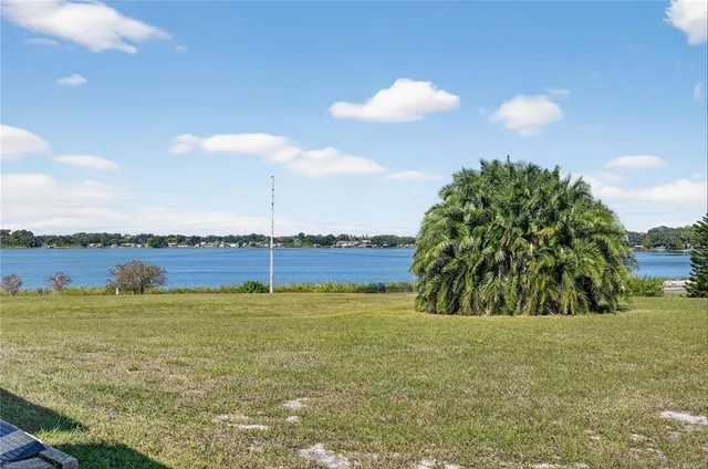 a view of a tennis court