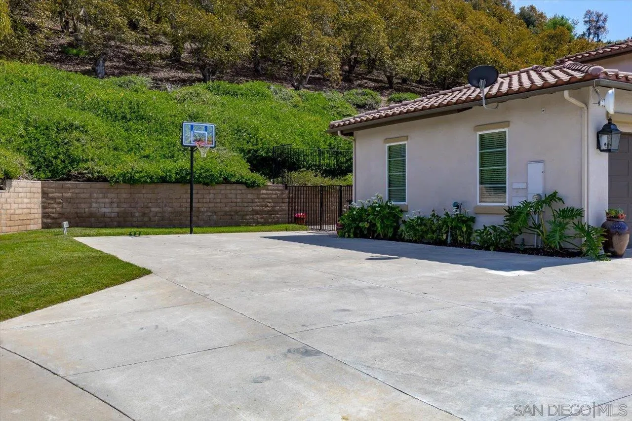 1505 Chateau Lafite Bonsall, CA 92003 - Photo 38 of 47 a view of backyard with green space