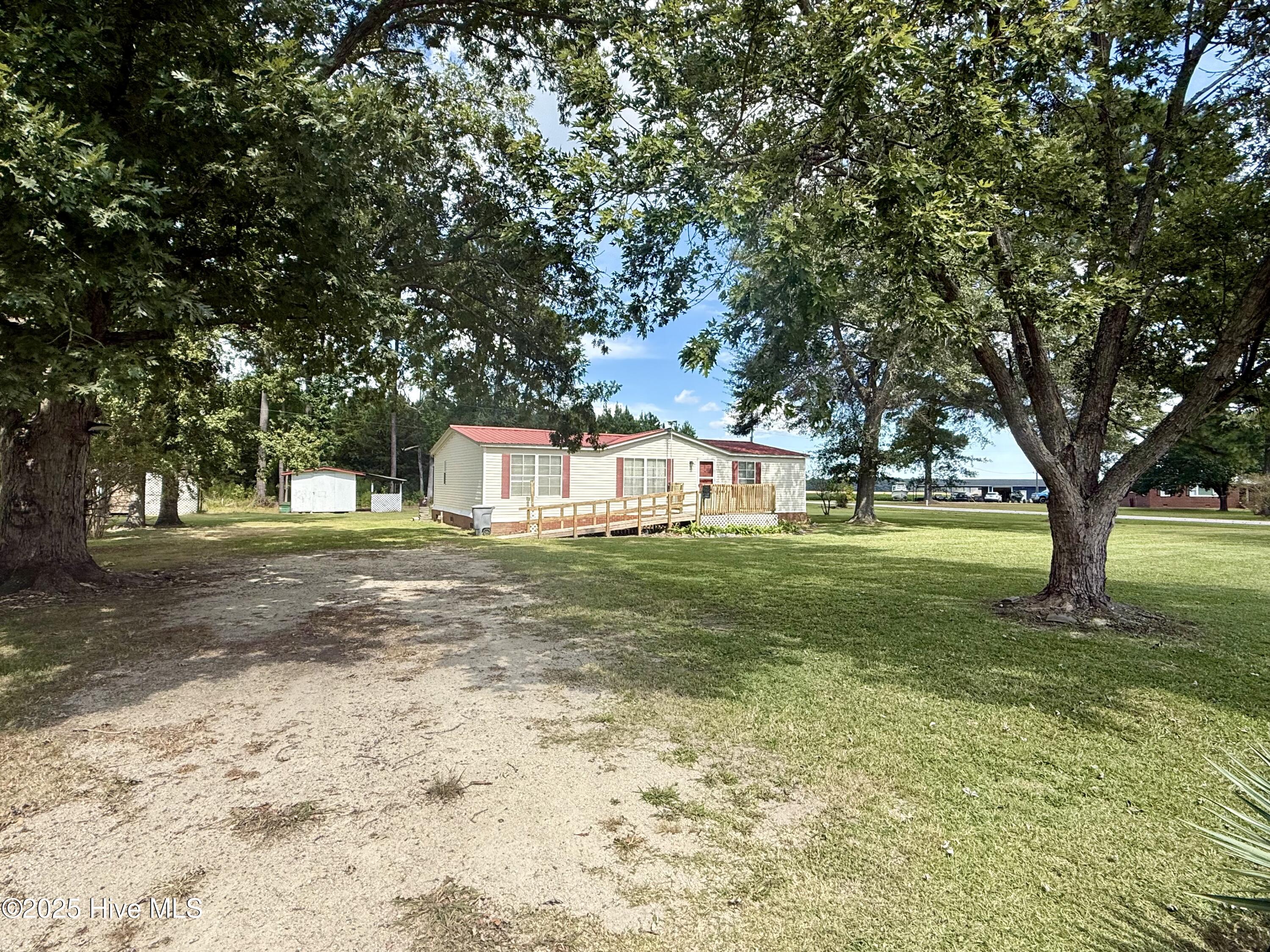 2061 Dymond City Road Williamston, NC 27892 - Photo 5 of 51 Front side of home