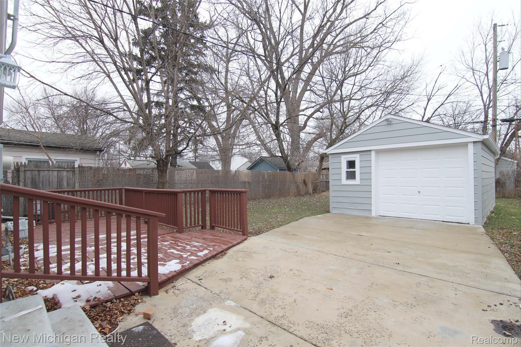 2048 Leitch Road Ferndale, MI 48220 - Photo 3 of 12 Leitch Rd Garage.jpg
