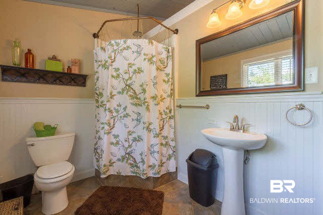 5629 Millhouse Road Gulf Shores, AL 36542 - Photo 35 of 36 Guest Suite Bath