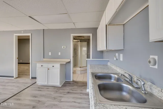 $1,000 | 2728 East Center Street, Unit E, Kingsport, TN 37664