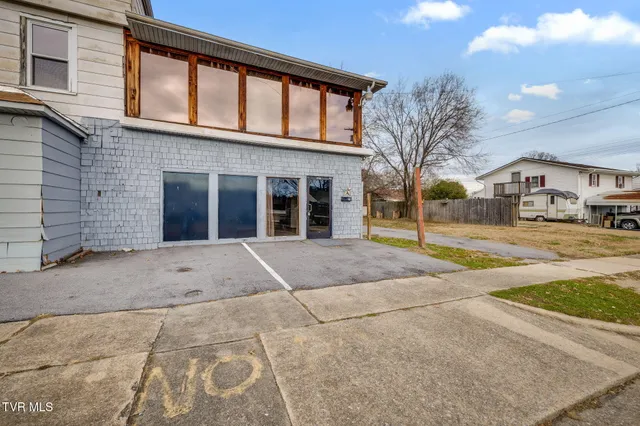 $1,000 | 2728 East Center Street, Unit E, Kingsport, TN 37664