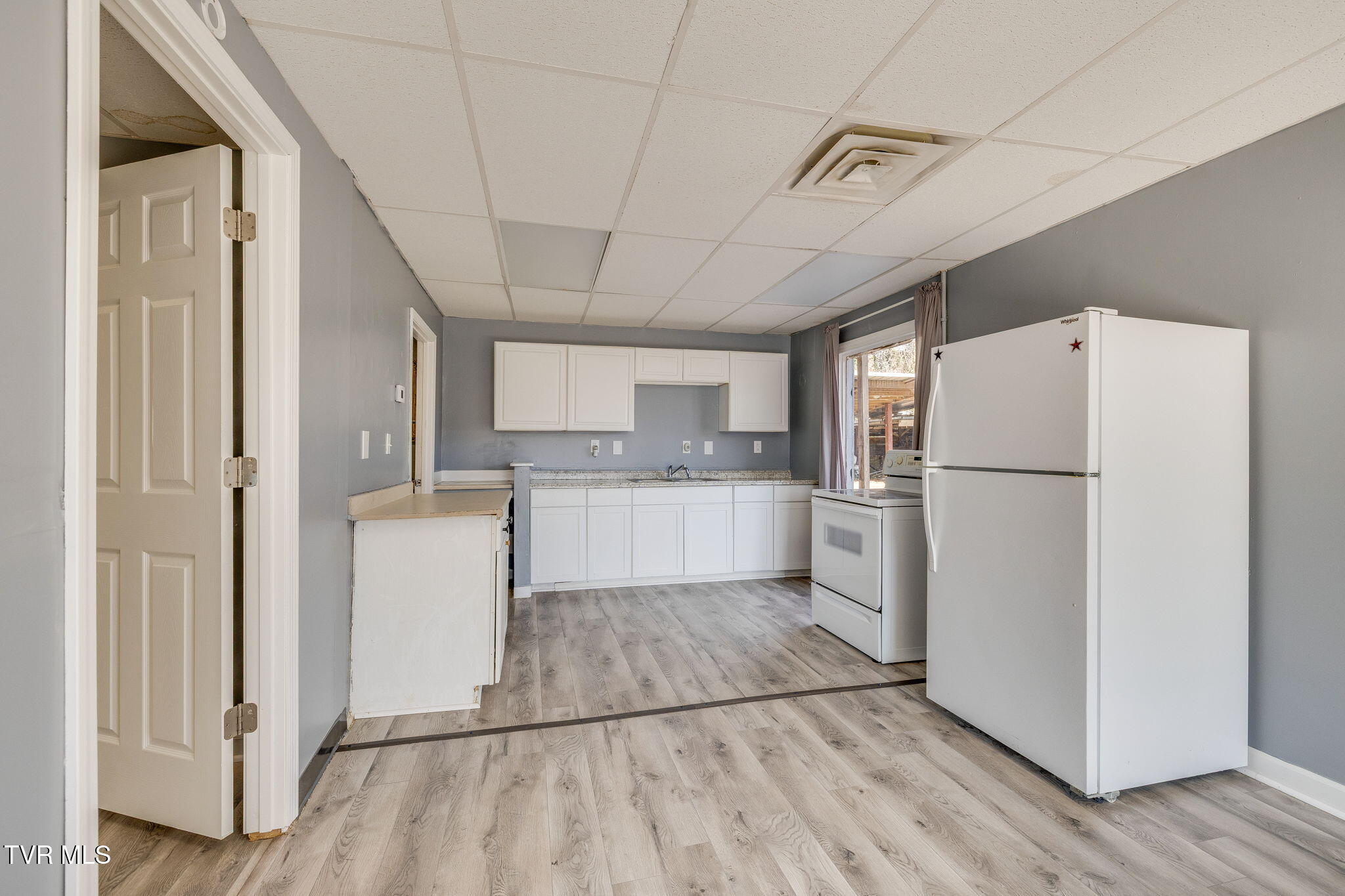 2728 East Center Street, Unit E Kingsport, TN 37664 - Photo 7 of 25 009