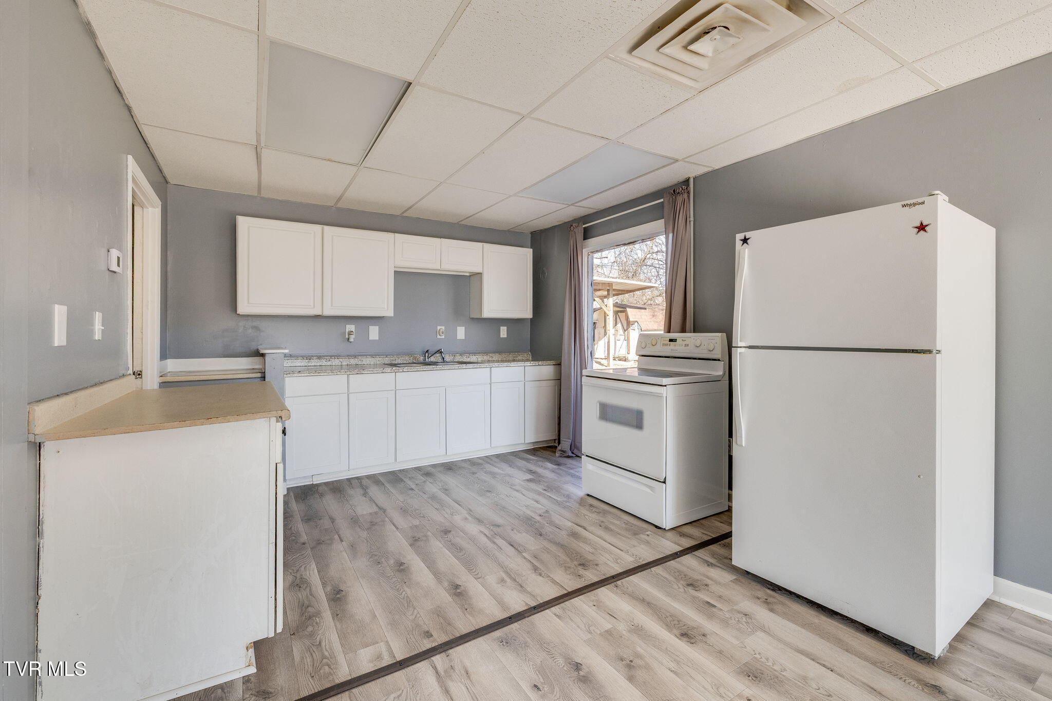 2728 East Center Street, Unit E Kingsport, TN 37664 - Photo 8 of 25 010