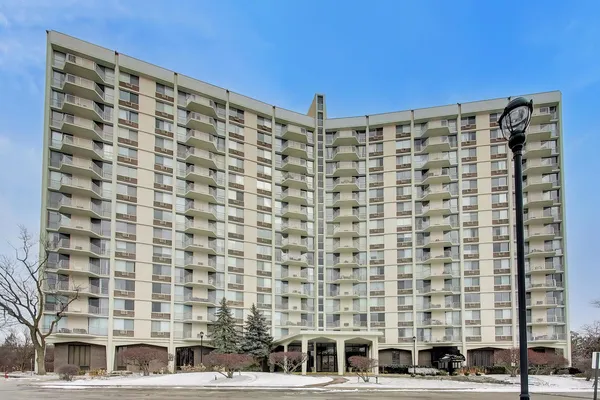 $253,990 | 40 North Tower Road, Unit 16N, Oak Brook, IL 60523