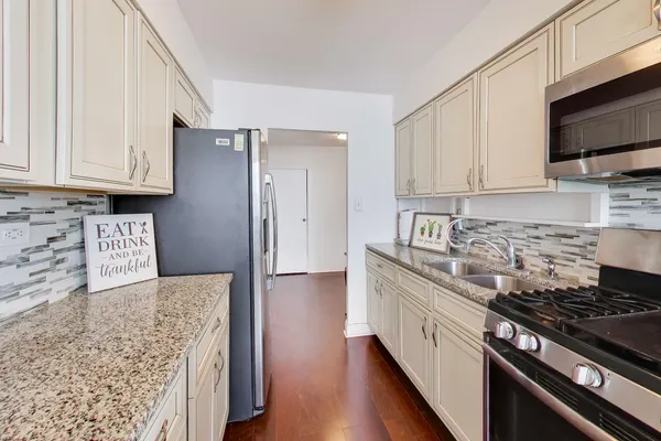 $253,990 | 40 North Tower Road, Unit 16N, Oak Brook, IL 60523