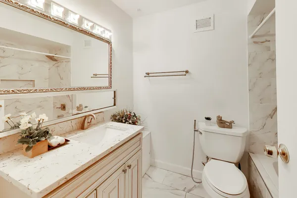 $253,990 | 40 North Tower Road, Unit 16N, Oak Brook, IL 60523