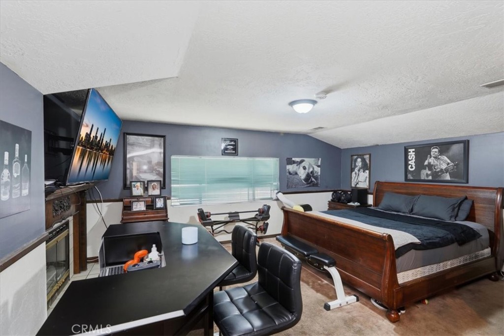 17394 Sunset View Drive Riverside, CA 92504 - Photo 34 of 62 Primary bedroom