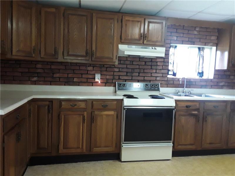 3300 Old Spring Road Ardara, PA 15615 - Photo 6 of 24 The appliances are staying with the home.