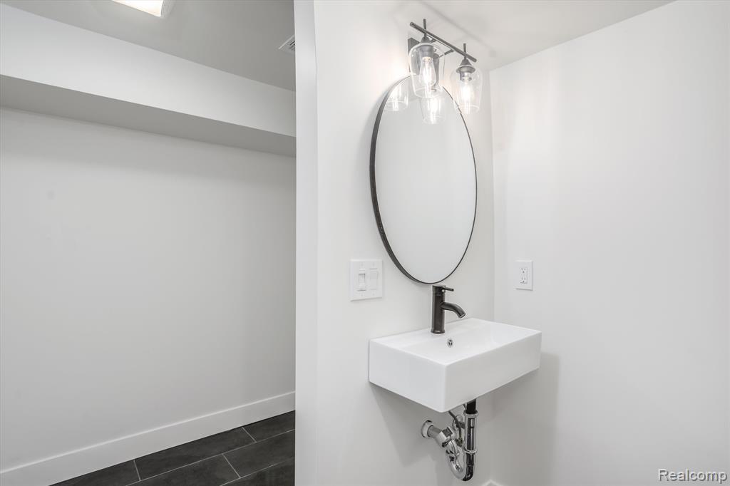85 Boyken Road Rochester Hills, MI 48307 - Photo 34 of 42