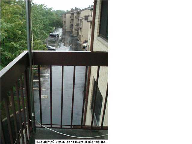 14 Windham Loop, Unit 3B Staten Island, NY 10314 - Photo 5 of 6 a view of a balcony