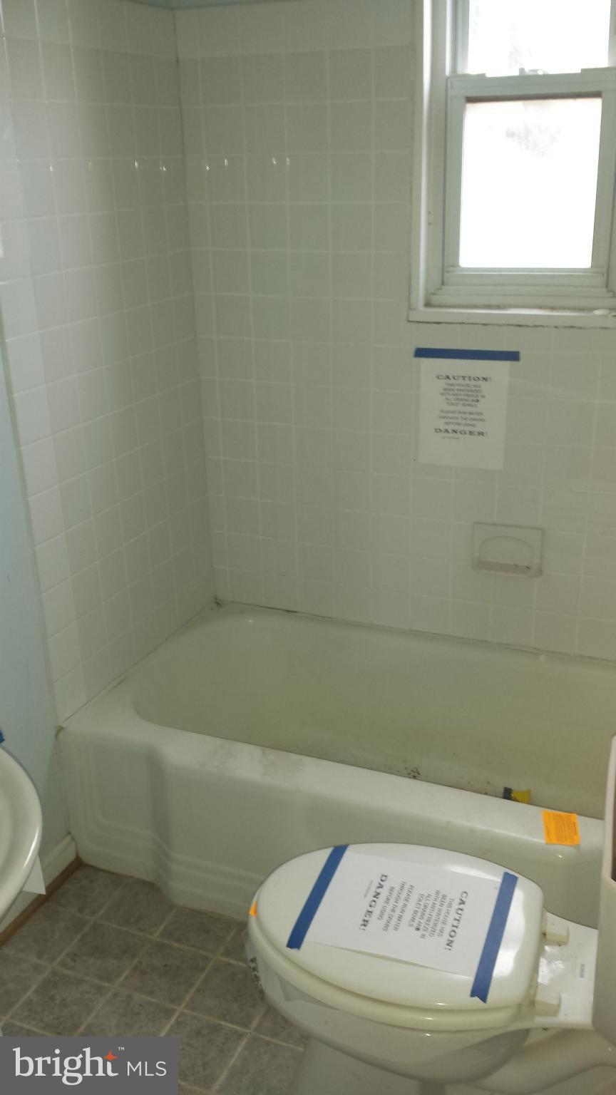 8416 12th Avenue Silver Spring, MD 20903 - Photo 14 of 24 Bath