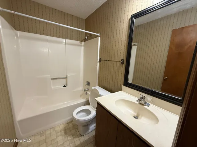 $1,100 | 105 Highland Court, Jacksonville, NC 28540