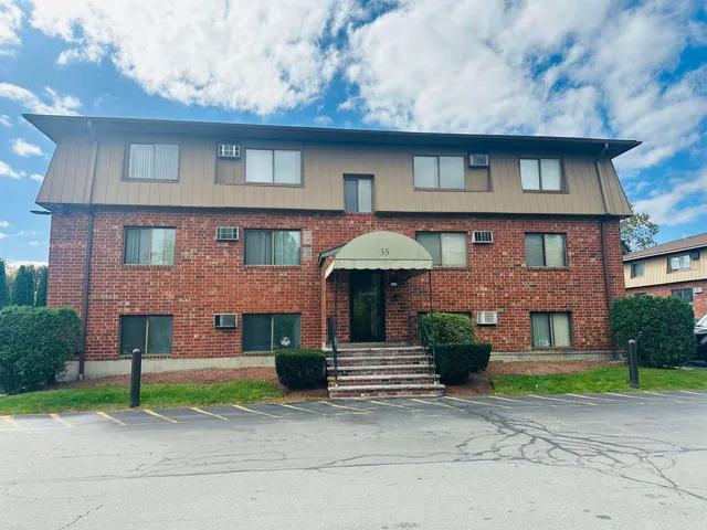 $1,900 | 35 Log Street, Unit 1H, Manchester, NH 03102