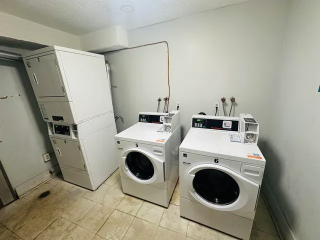 $1,900 | 35 Log Street, Unit 1H, Manchester, NH 03102