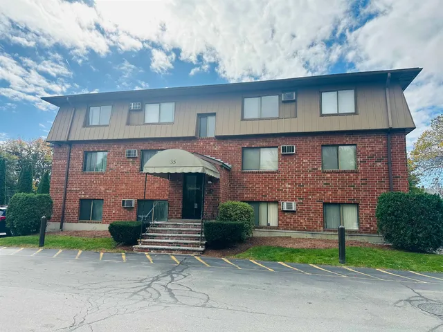 $1,900 | 35 Log Street, Unit 1H, Manchester, NH 03102