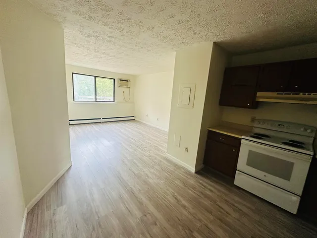 $1,900 | 35 Log Street, Unit 1H, Manchester, NH 03102