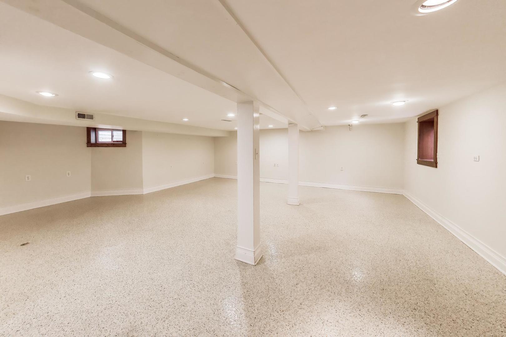 256 Blackhawk Road Riverside, IL 60546 - Photo 37 of 73