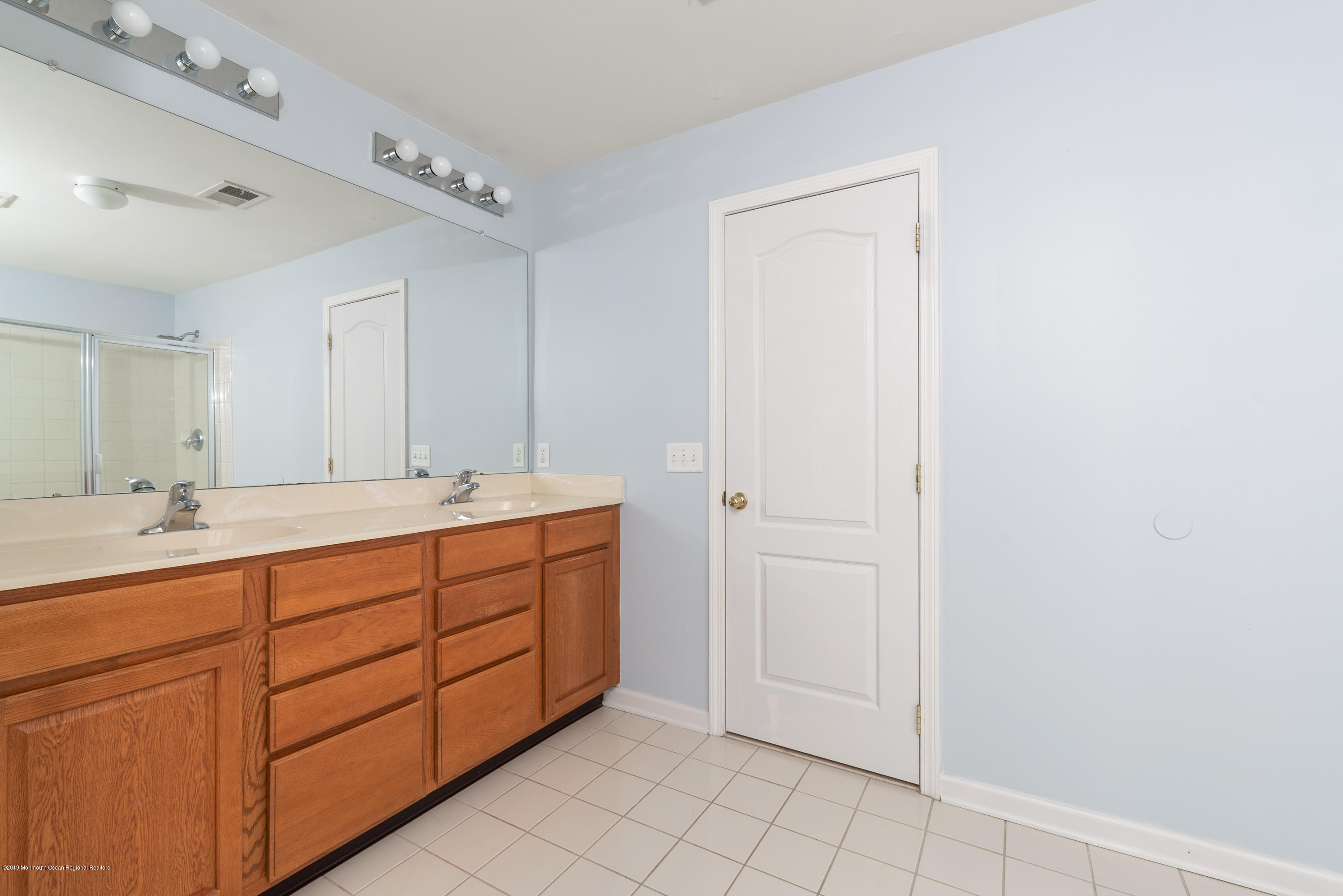 10 Bristol Road Manalapan, NJ 07726 - Photo 29 of 49 primary bathroom