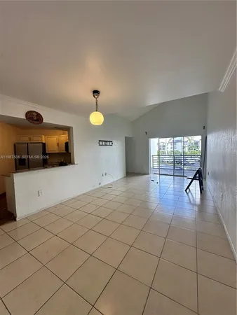 $2,600 | 9701 Fontainebleau Boulevard, Unit C203, Miami, FL 33172