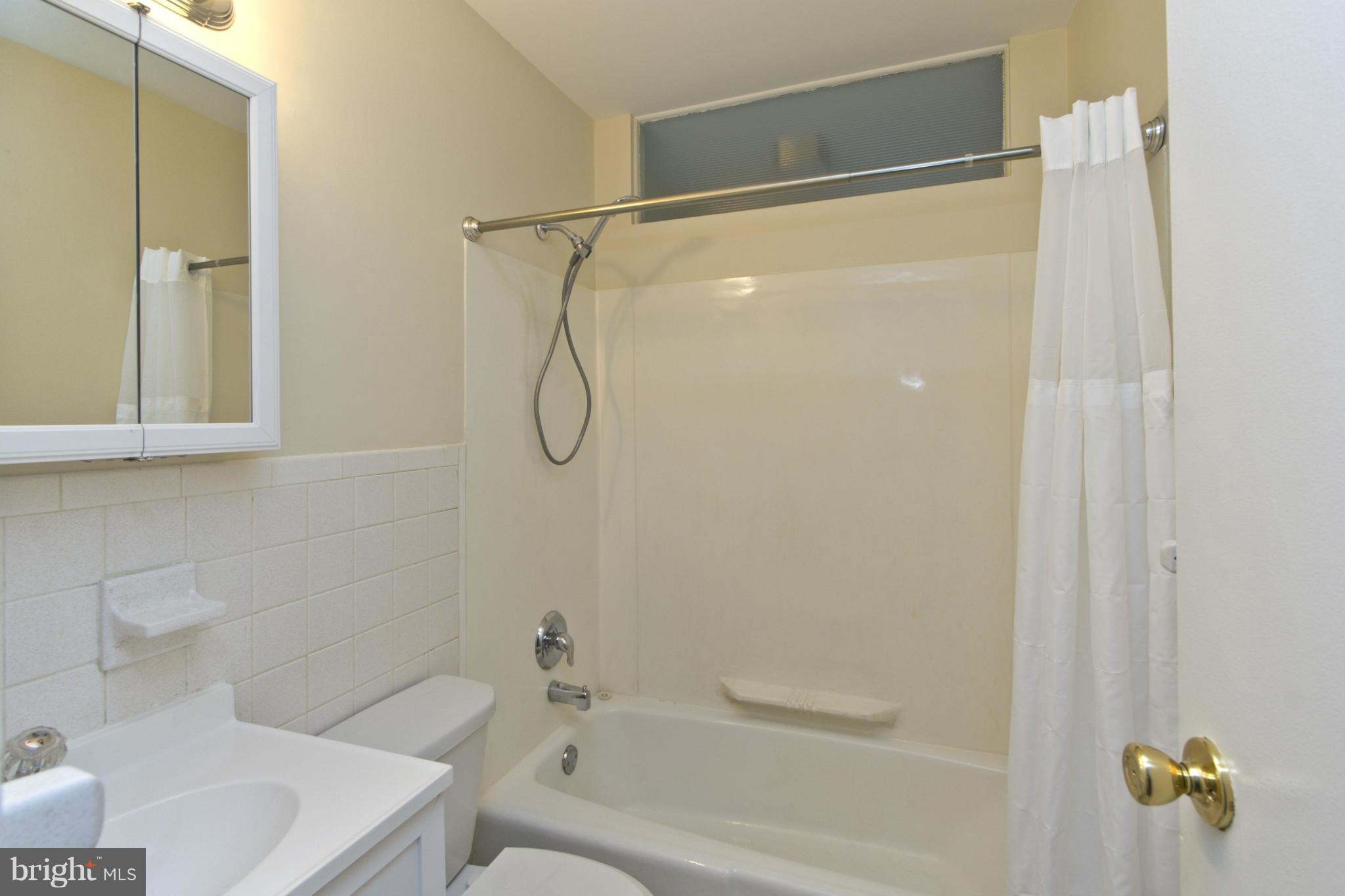 543 Manor Road Severna Park, MD 21146 - Photo 18 of 30 Bath